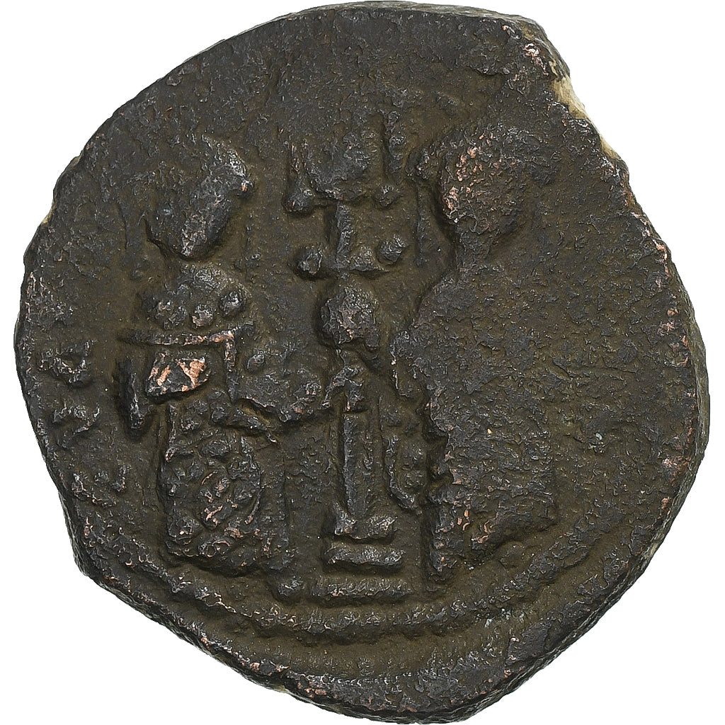 Konštantín X,
s Eudociou,
Follis