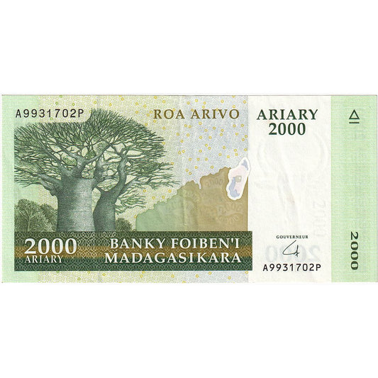 bankovka, 
  
  Madagaskar, 
  
  2000 Ariary